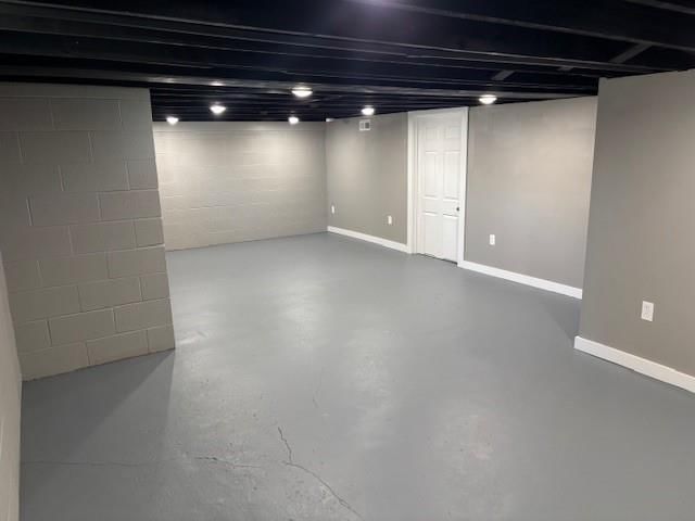 716 W 2nd Street — photo 14