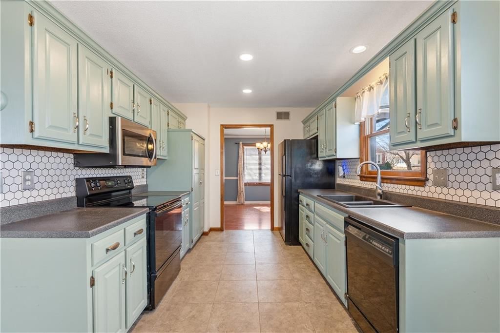 275 NW Beau Drive — photo 14