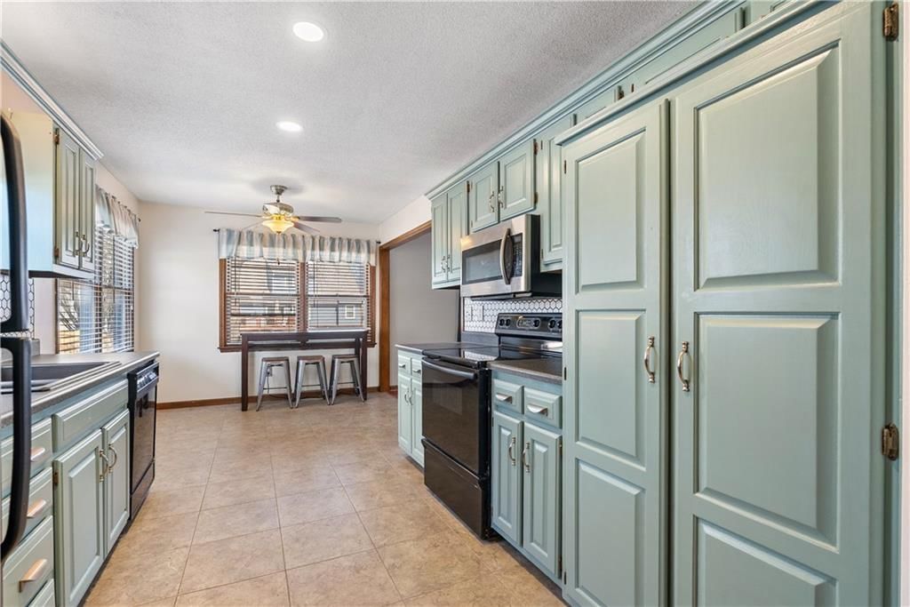 275 NW Beau Drive — photo 16