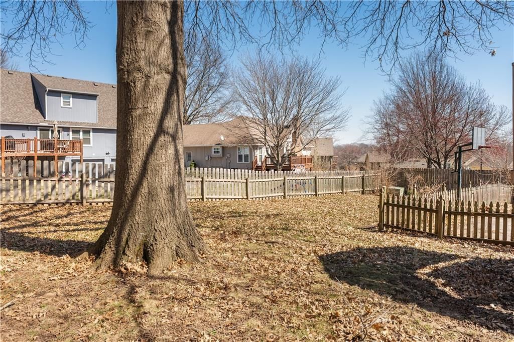 275 NW Beau Drive — photo 4