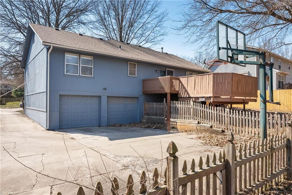 275 NW Beau Drive — photo 36