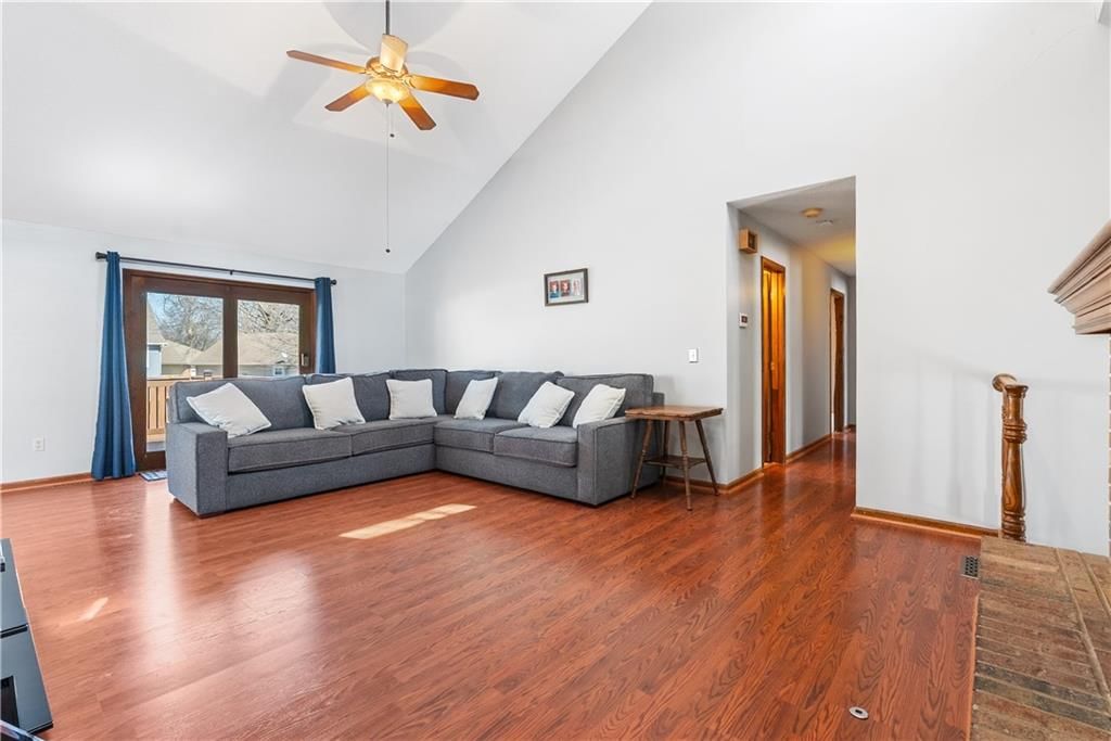 275 NW Beau Drive — photo 10