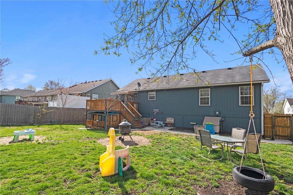 308 Crystal Drive — photo 31