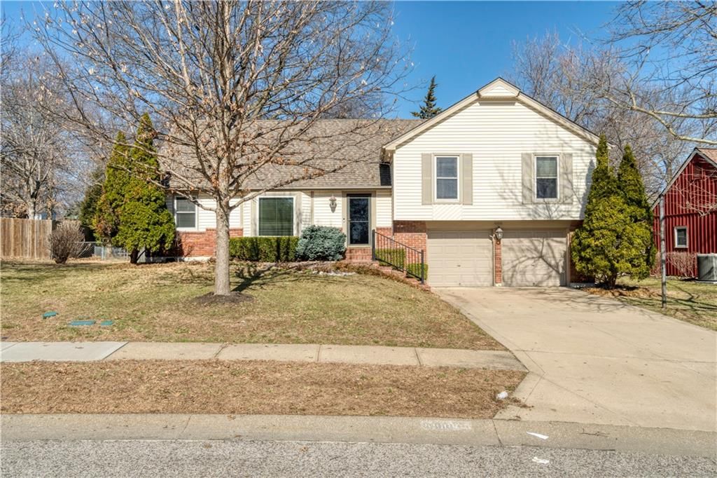 10010 Caenen Drive — photo 2