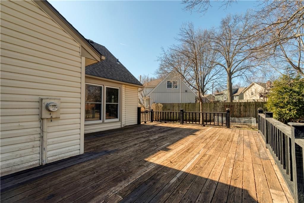 10010 Caenen Drive — photo 29