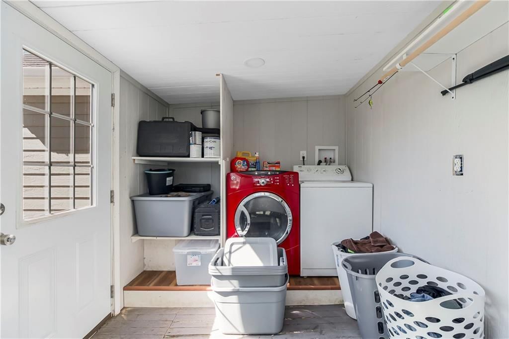 213 W 18th Street — photo 13