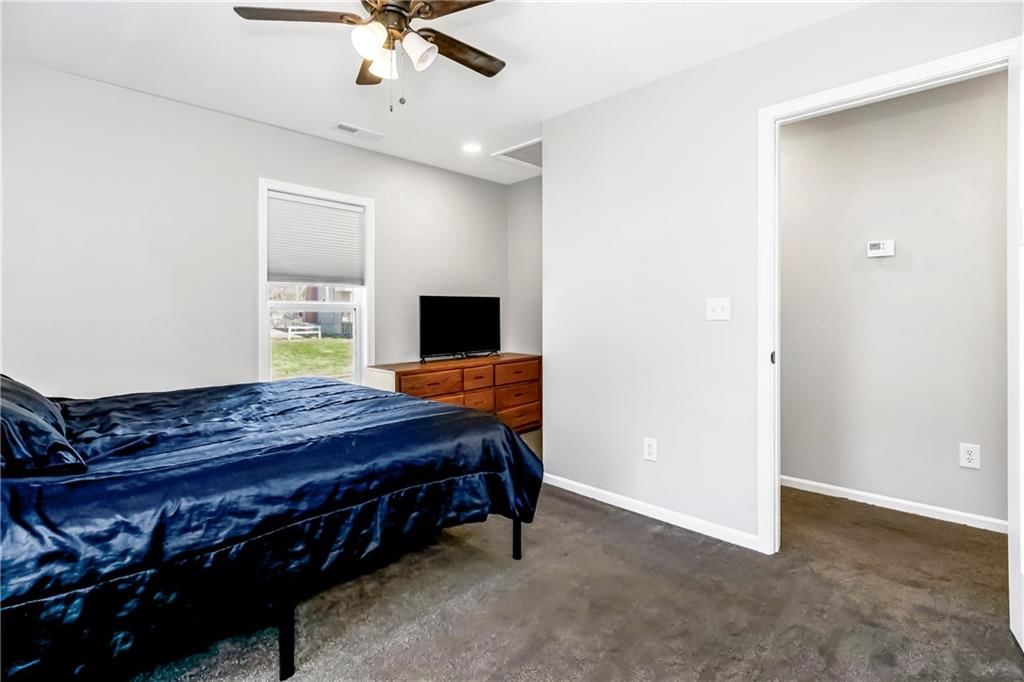 213 W 18th Street — photo 9