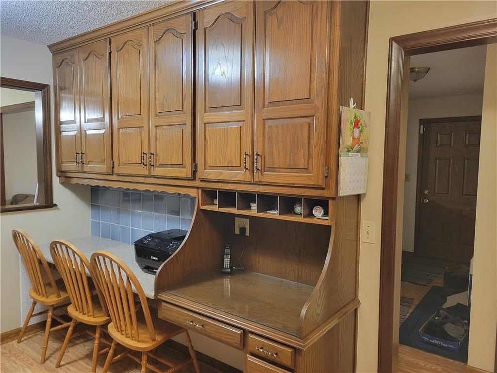 6643 Larsen Lane — photo 14