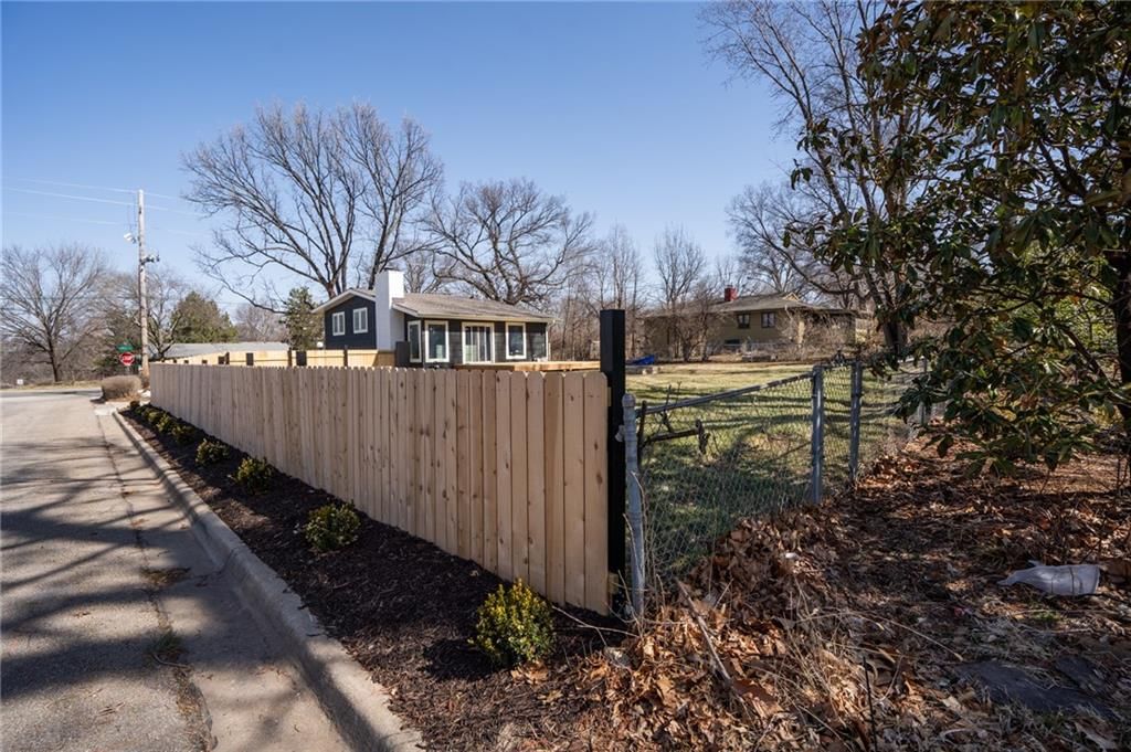 904 Highland Drive — photo 42