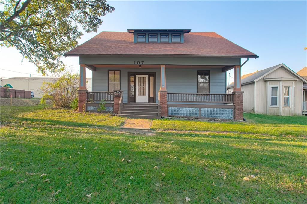 107 W Shawnee Street, Paola, KS