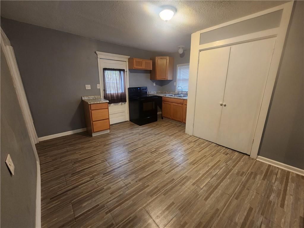 721 N Main Street — photo 5