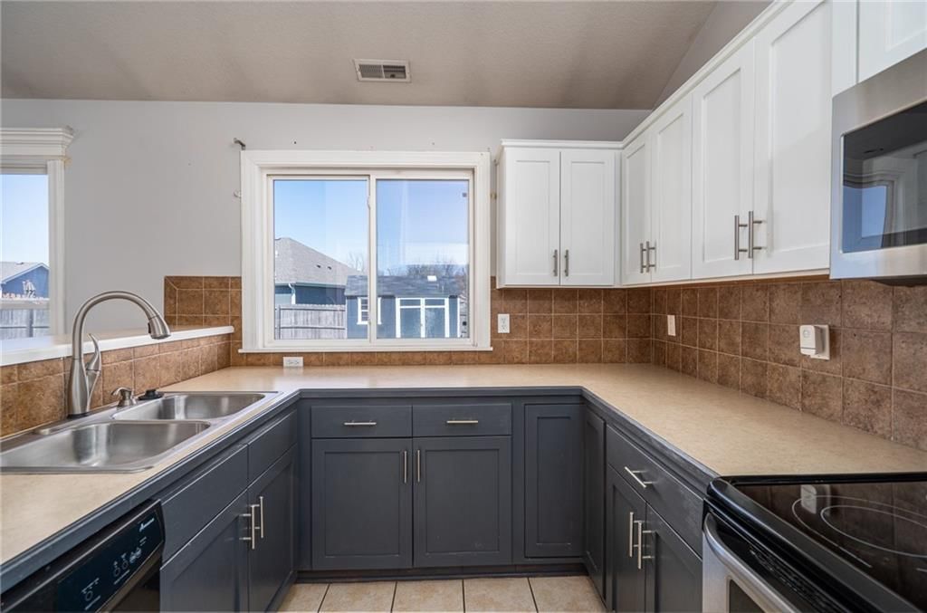 1075 Firetree Avenue — photo 16