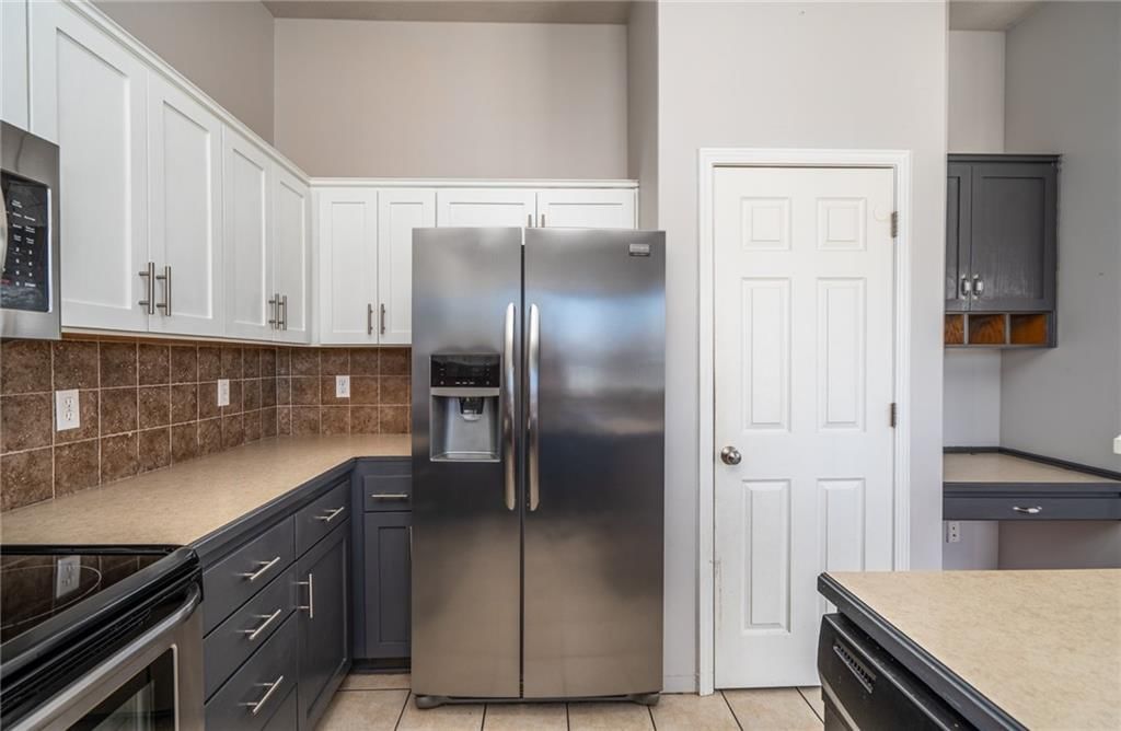1075 Firetree Avenue — photo 17
