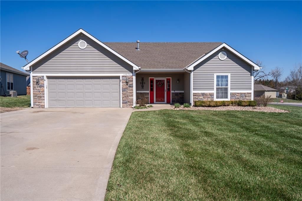 1075 Firetree Avenue — photo 3
