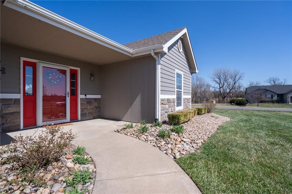 1075 Firetree Avenue — photo 4