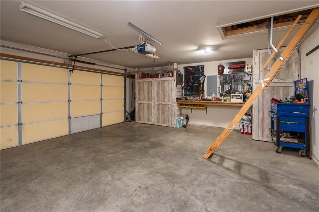 1075 Firetree Avenue — photo 32