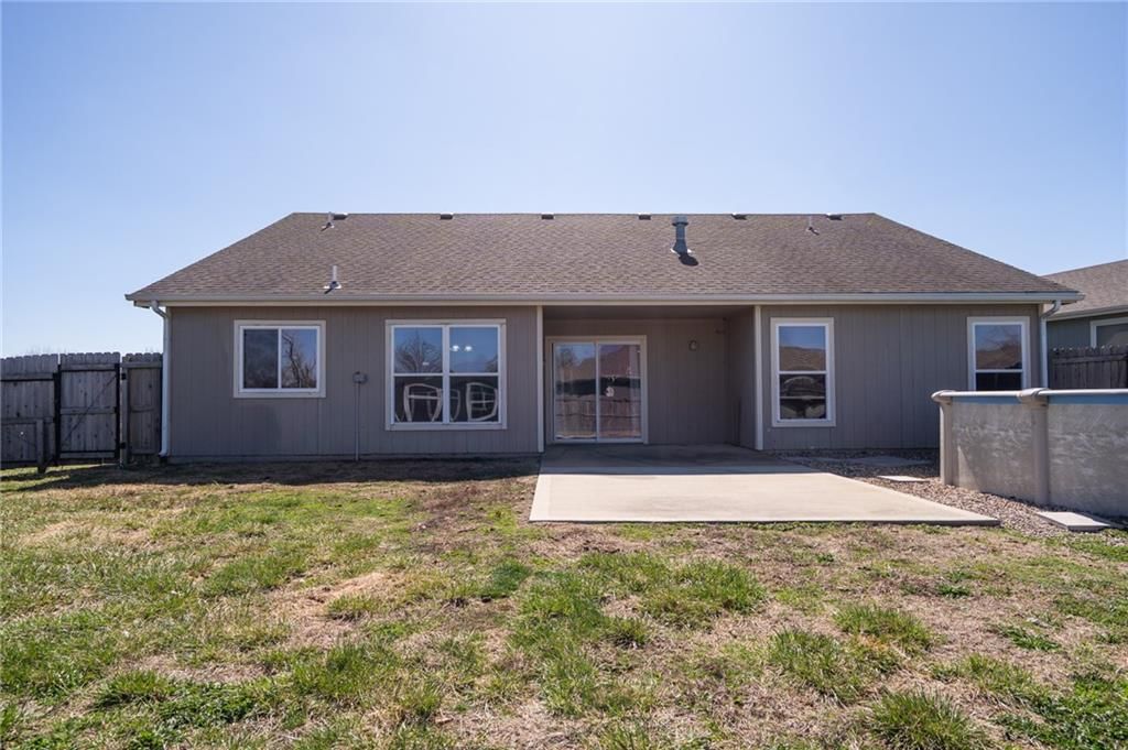 1075 Firetree Avenue — photo 33