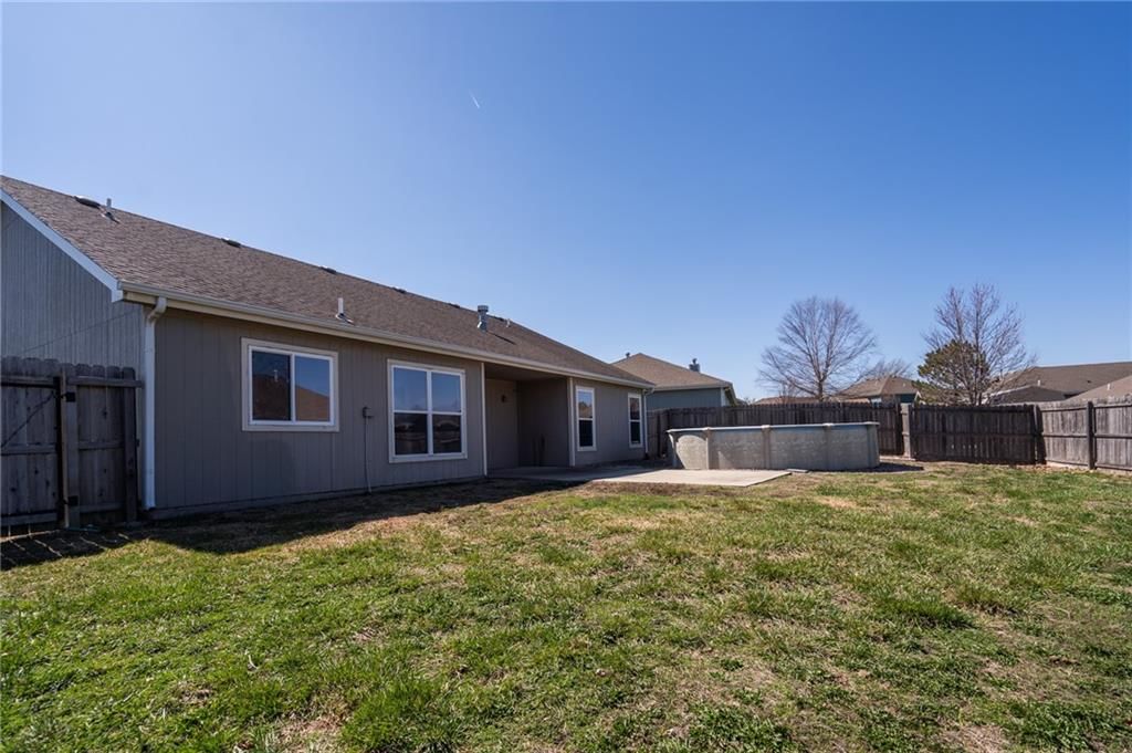 1075 Firetree Avenue — photo 34