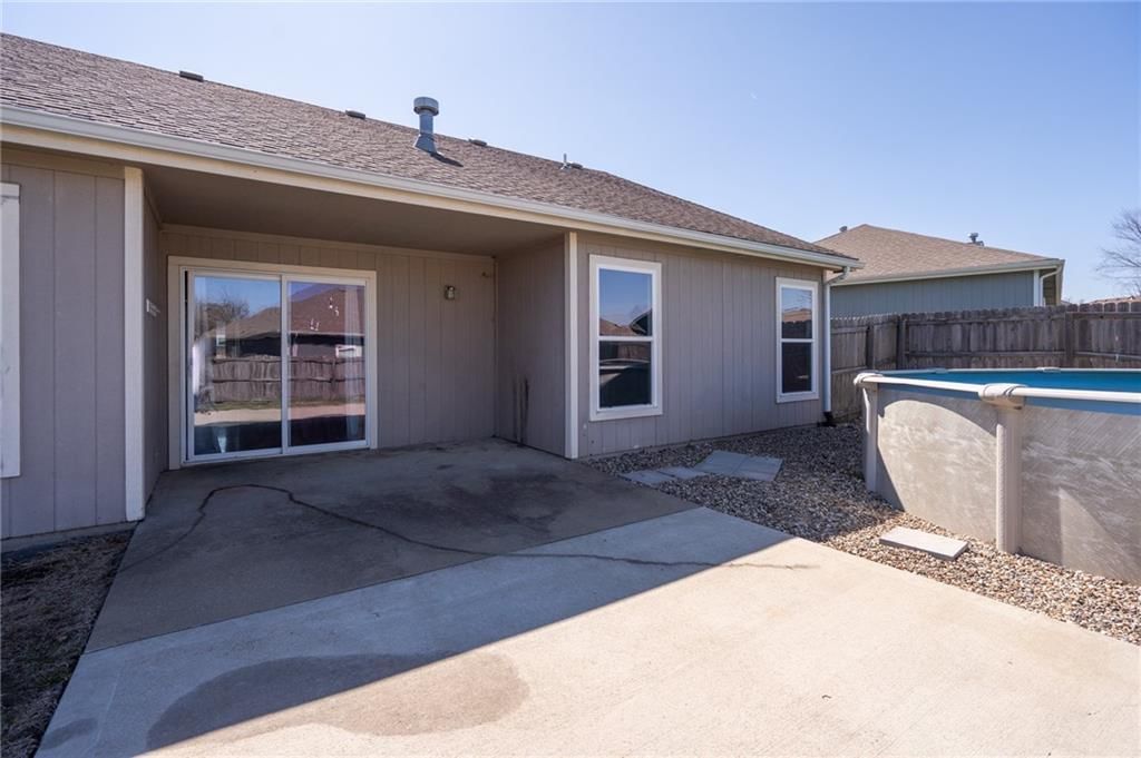 1075 Firetree Avenue — photo 35