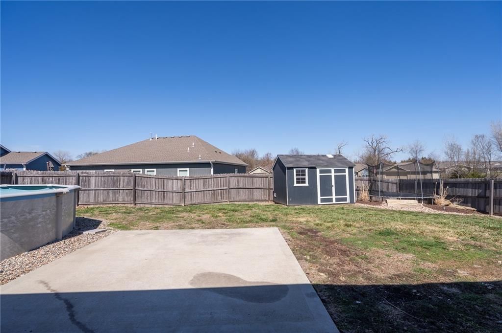 1075 Firetree Avenue — photo 38