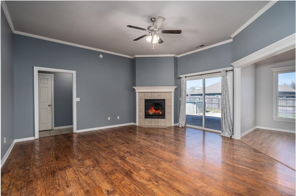 1075 Firetree Avenue — photo 7