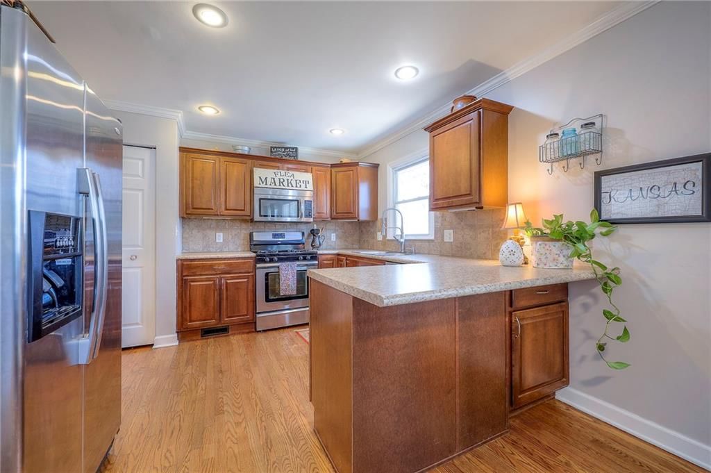 11619 Campbell Street — photo 17