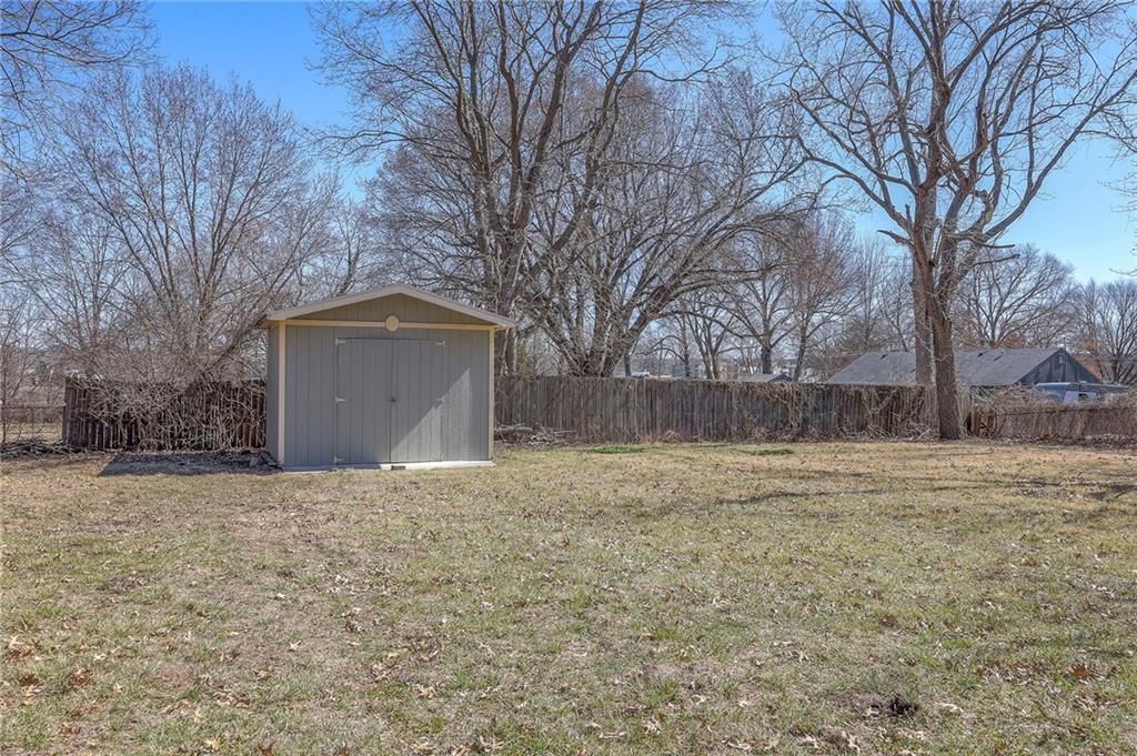 11619 Campbell Street — photo 27