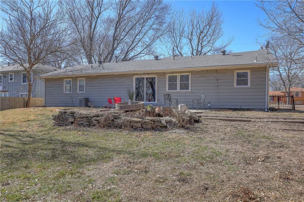 11619 Campbell Street — photo 28
