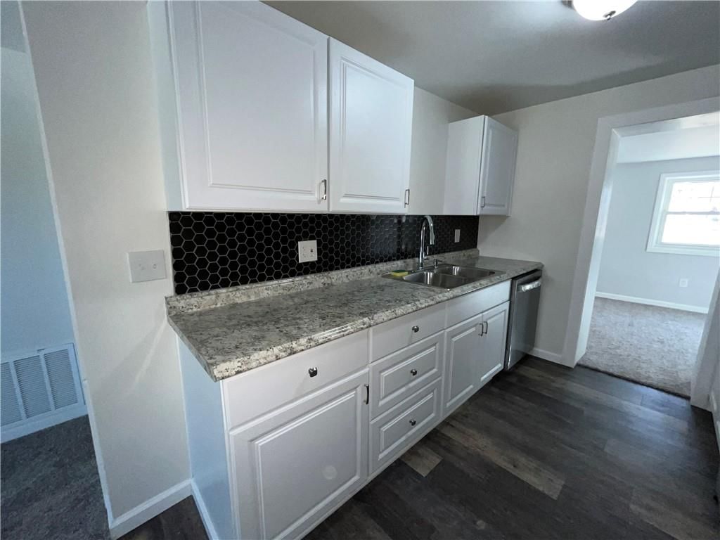 814 S Woodbury Street — photo 5