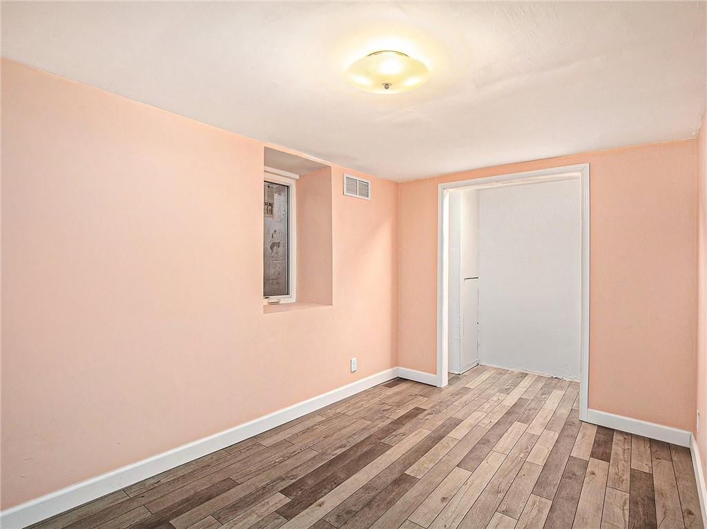 601 E 64th Terrace — photo 20