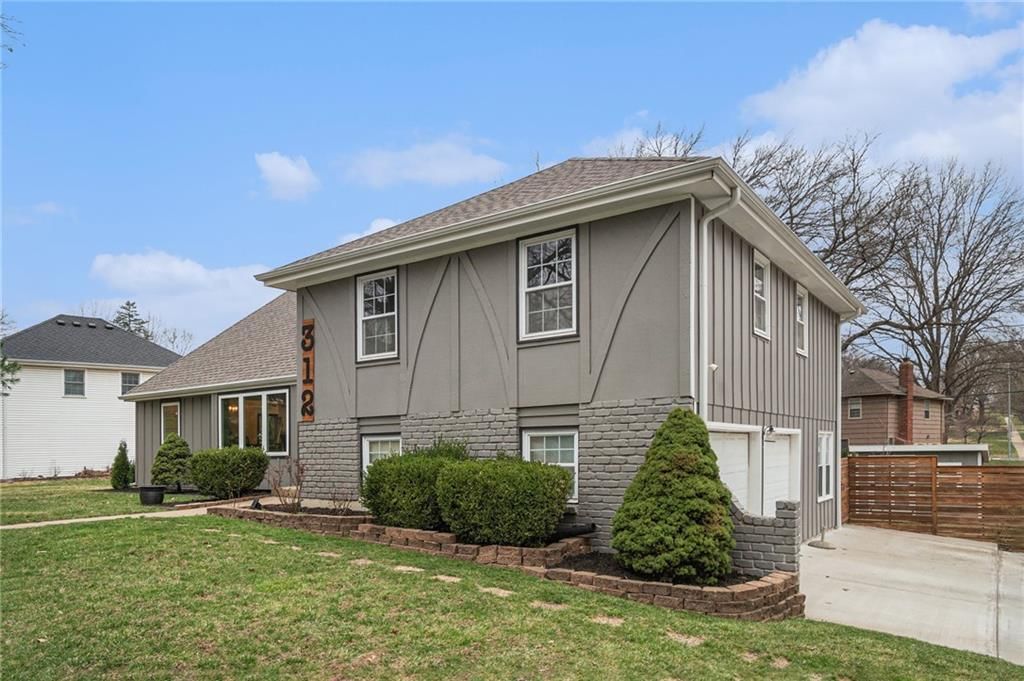 312 E 117th Terrace — photo 23