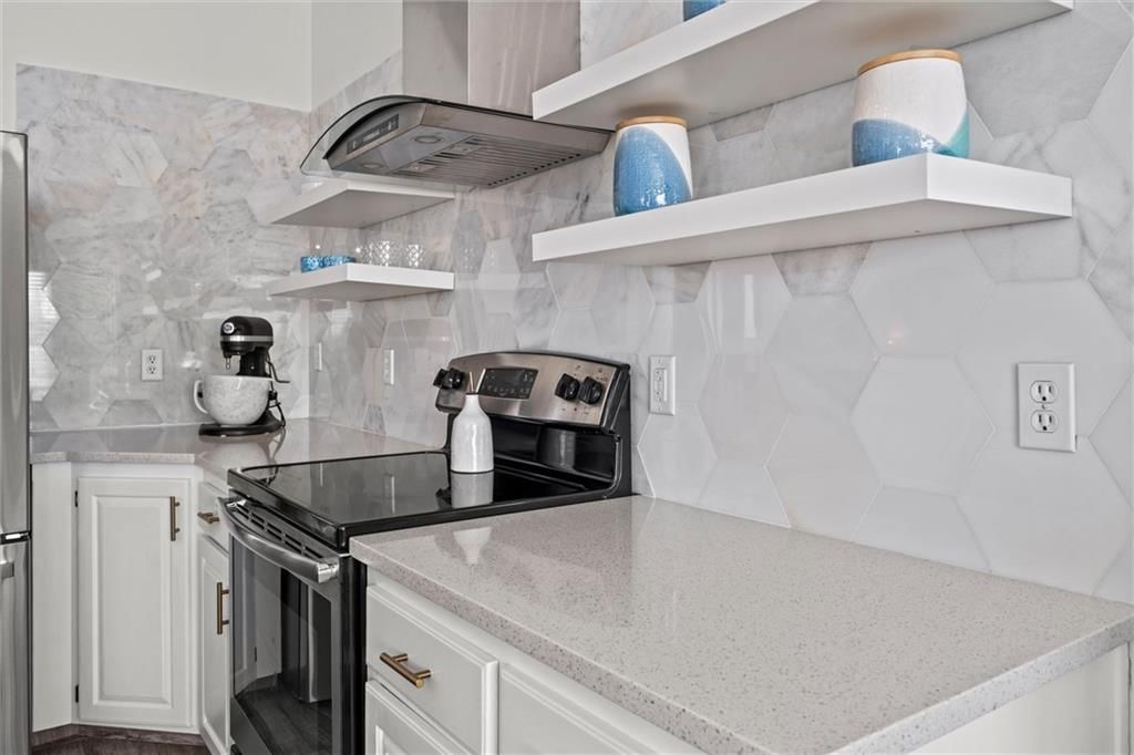 888 E Cheyenne Street — photo 11