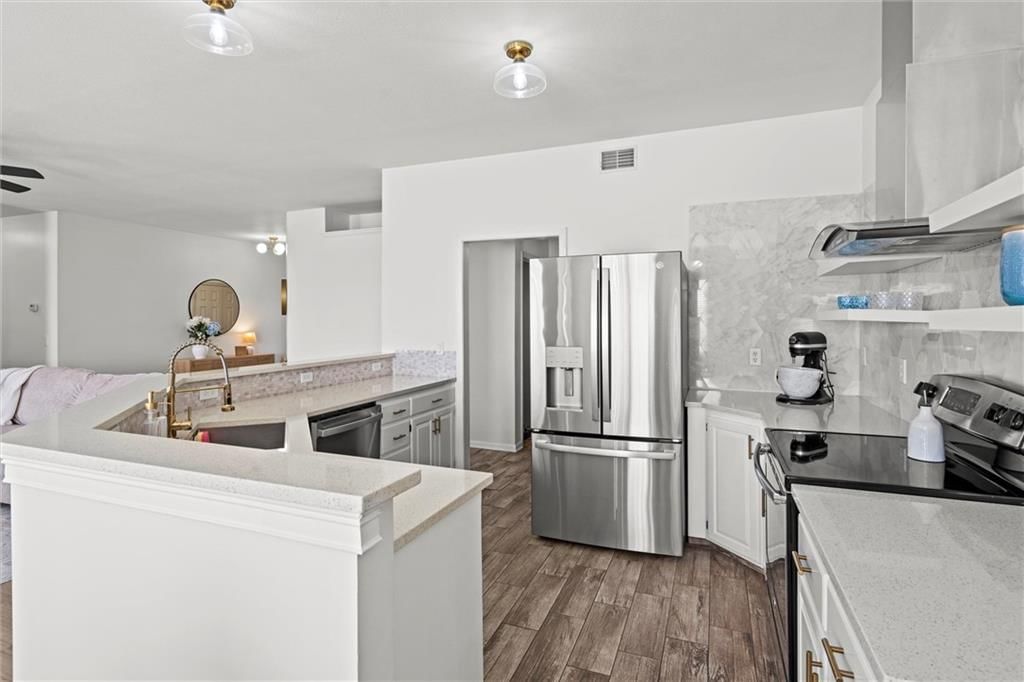 888 E Cheyenne Street — photo 12