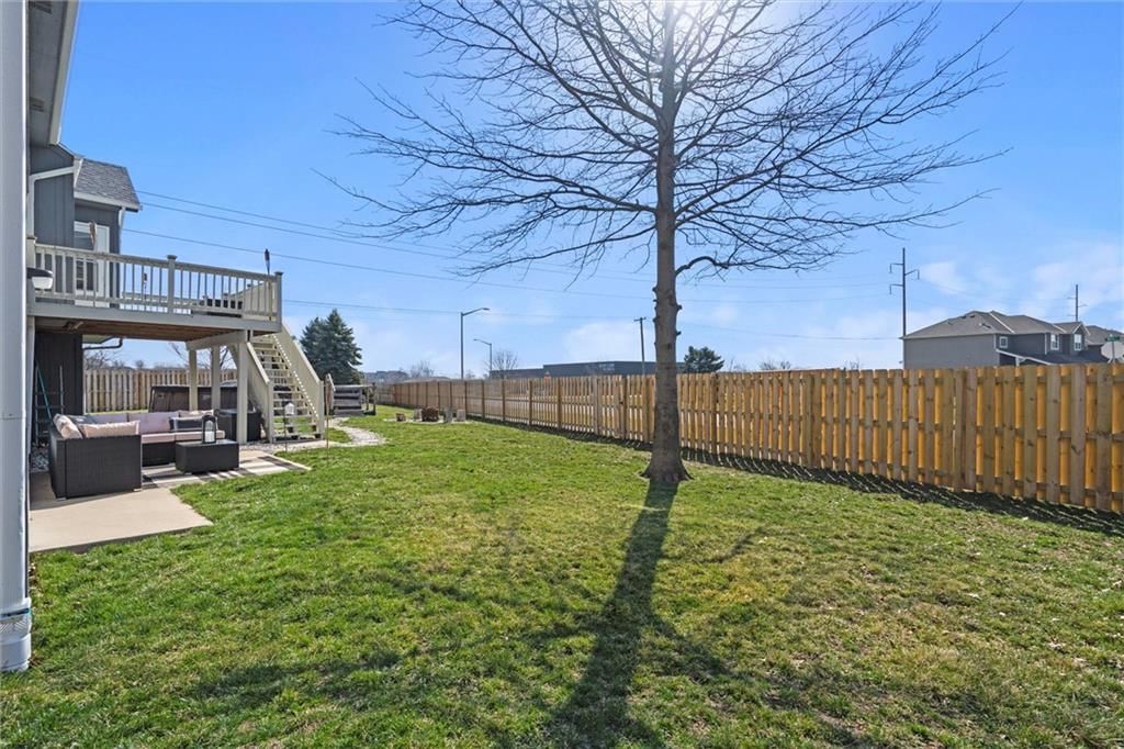 888 E Cheyenne Street — photo 26