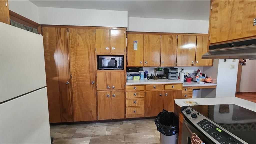 502 S Hughes Street — photo 17