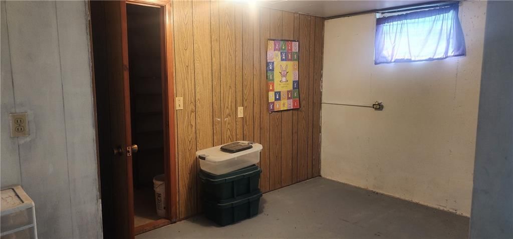 502 S Hughes Street — photo 34