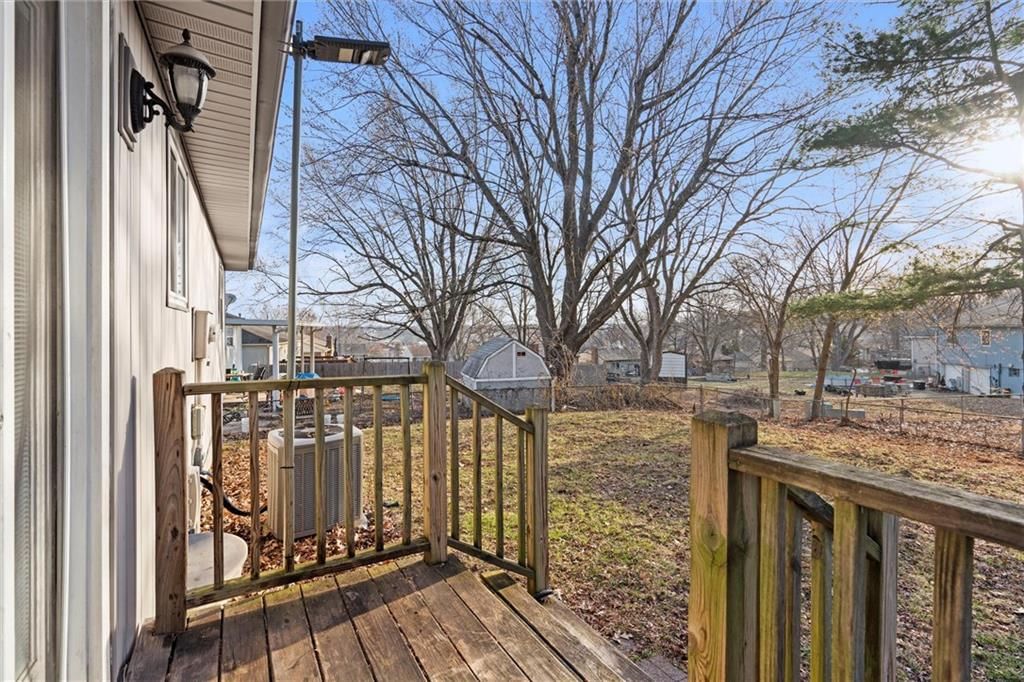 1208 NW Somerset Court — photo 21