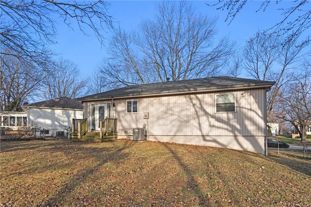1208 NW Somerset Court — photo 23