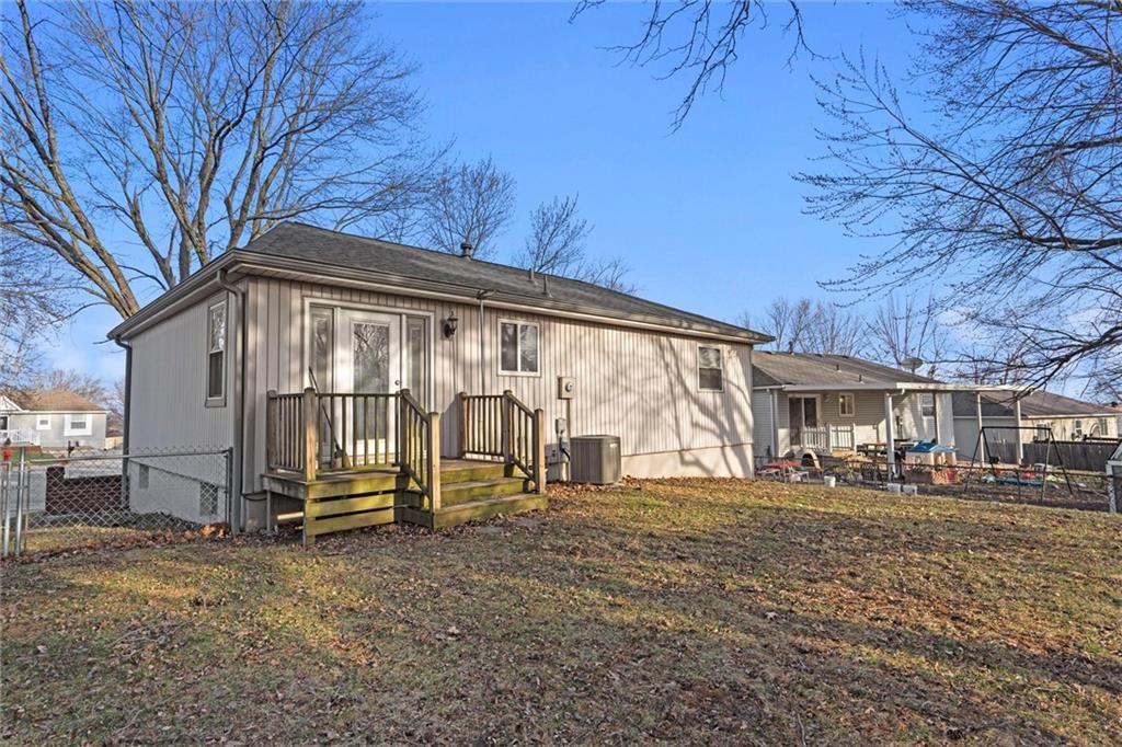 1208 NW Somerset Court — photo 24