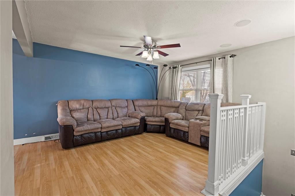 1208 NW Somerset Court — photo 5