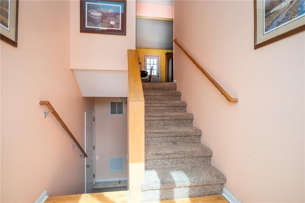 1116 W 13th Lane — photo 2