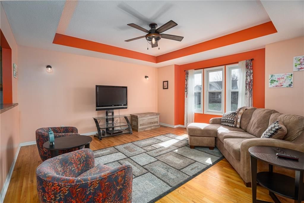 1116 W 13th Lane — photo 3