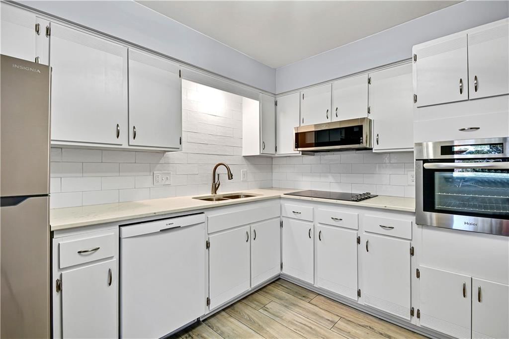 8716 Metcalf Avenue — photo 11