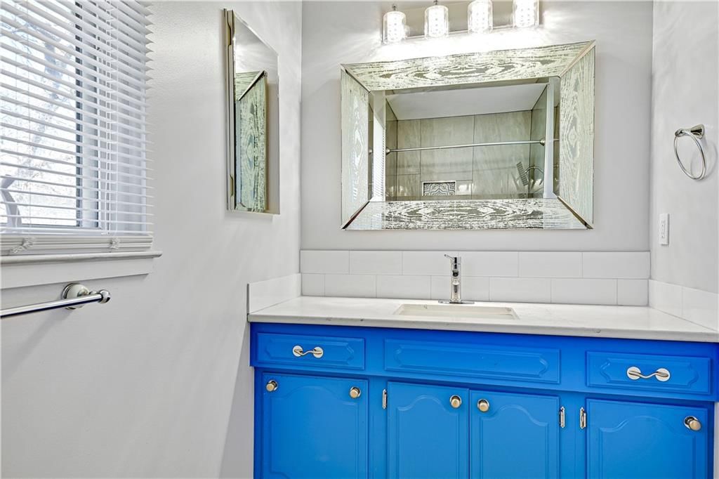 8716 Metcalf Avenue — photo 18
