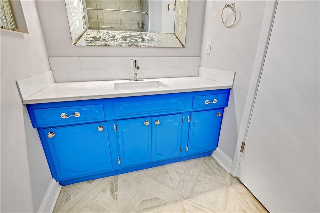 8716 Metcalf Avenue — photo 19