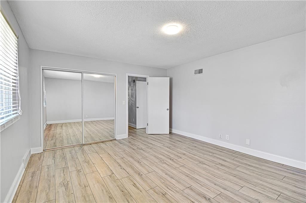 8716 Metcalf Avenue — photo 21