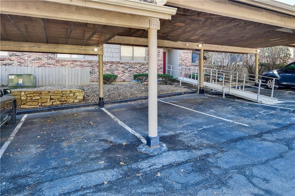 8716 Metcalf Avenue — photo 29
