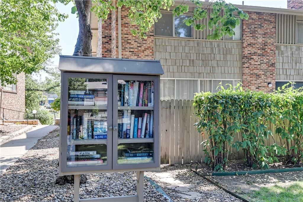 8716 Metcalf Avenue — photo 32