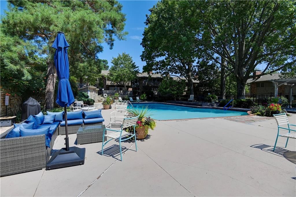 8716 Metcalf Avenue — photo 33