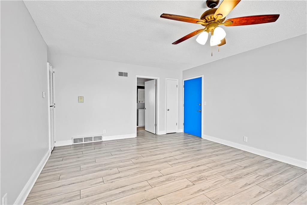 8716 Metcalf Avenue — photo 5